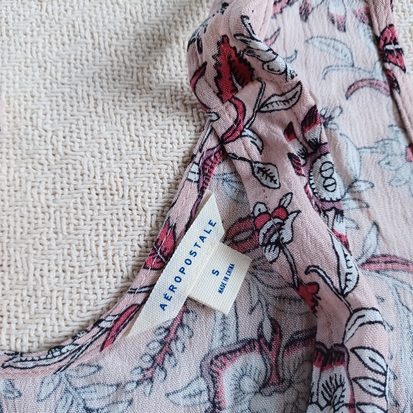 donating! Aero ♡ floral tank top - Picture 4 of 6